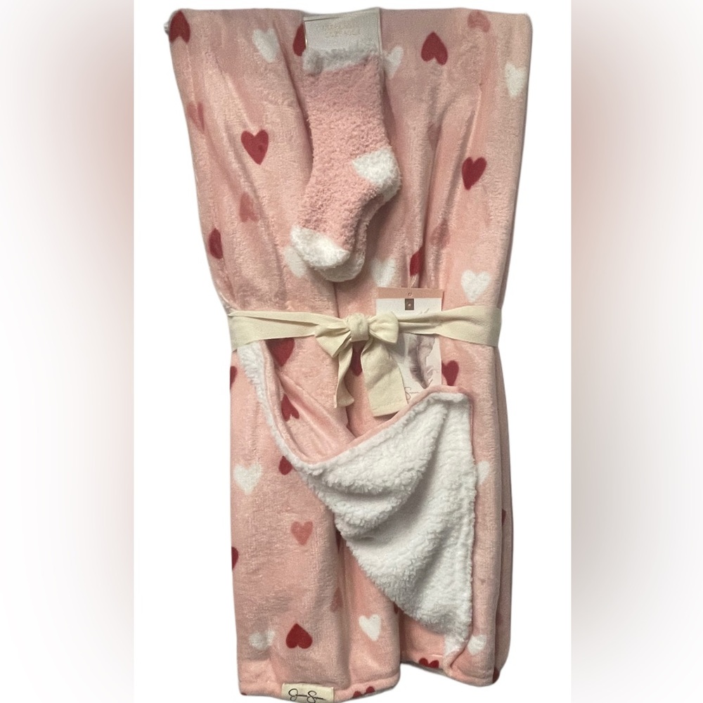 Jessica Simpson Cozy Pink Heart Blanket and Sock Set
